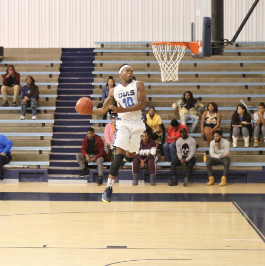 Men's Basketball Reach .500 Mark