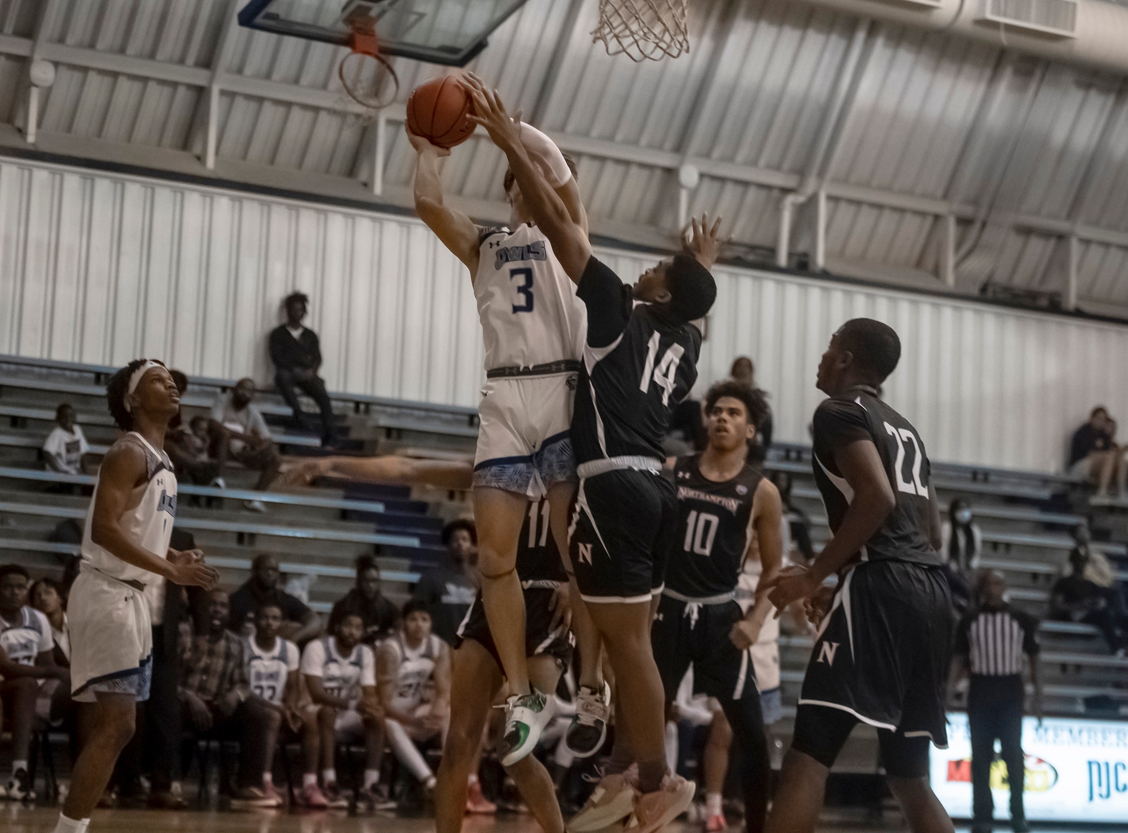 Men&rsquo;s Basketball Handles Washington Adventist JV At Home