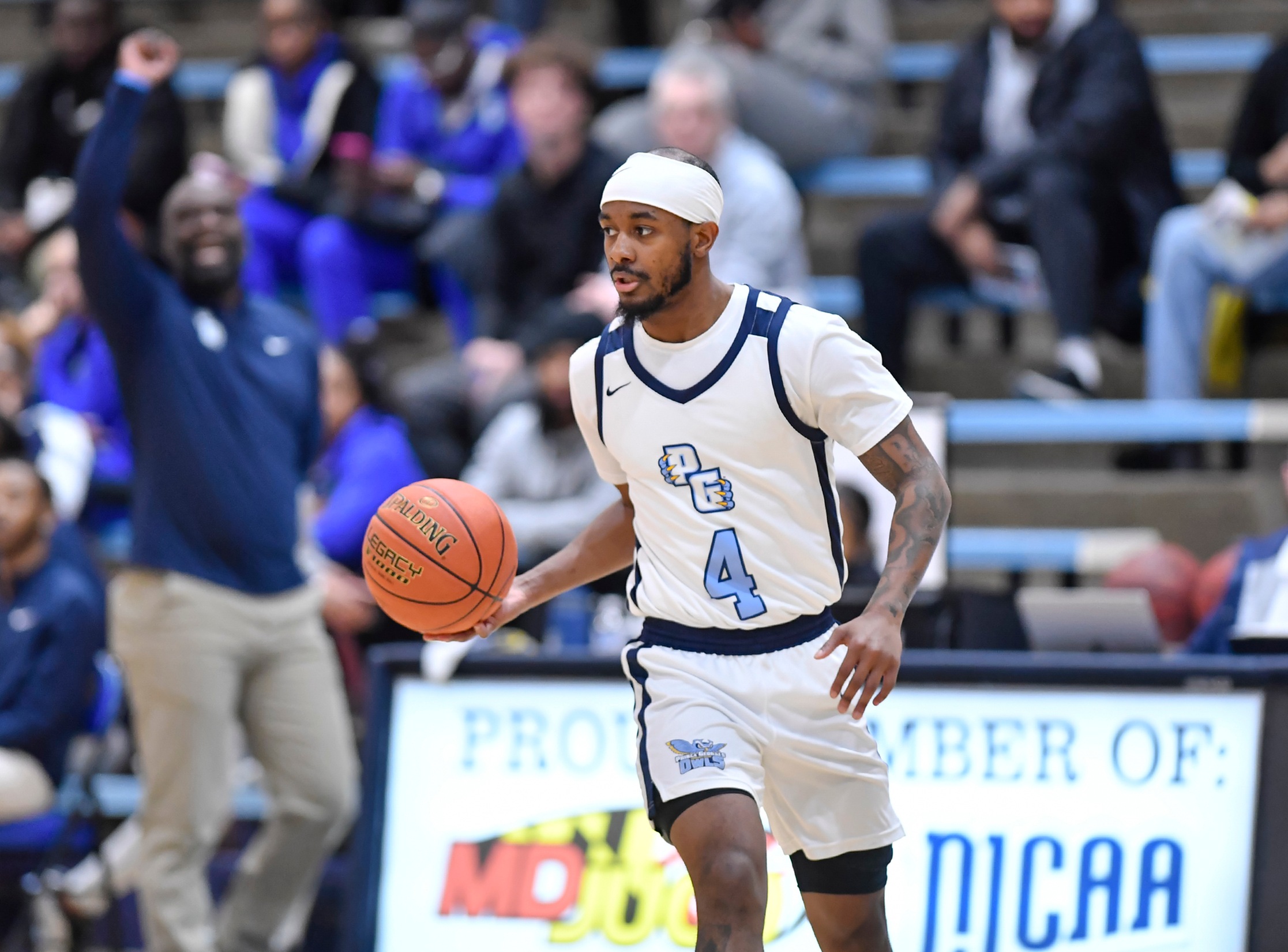 Owls Hold Off Montgomery, 91&ndash;88, Advance to Region 20/Mid-Atlantic District Championship
