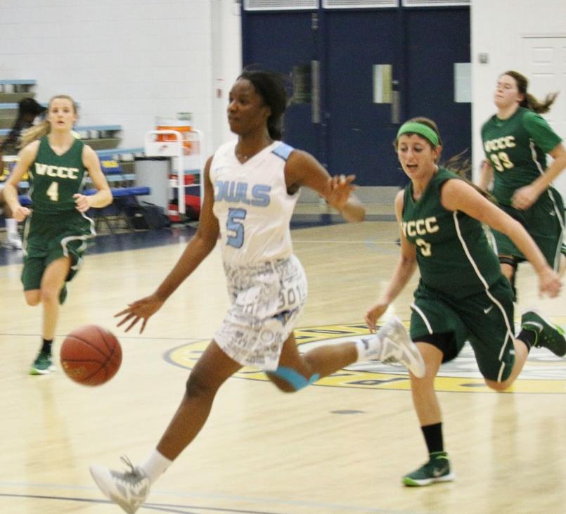 Smith Scores 47 Points in Owls Win