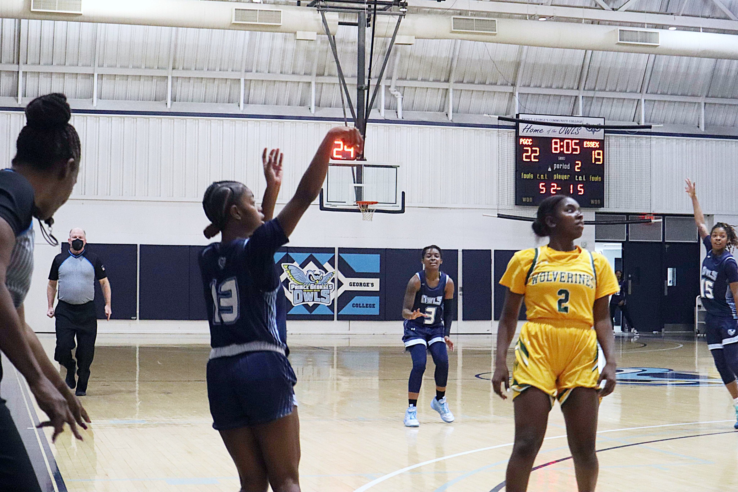 Women&rsquo;s Basketball Downs Essex County in Season Opener